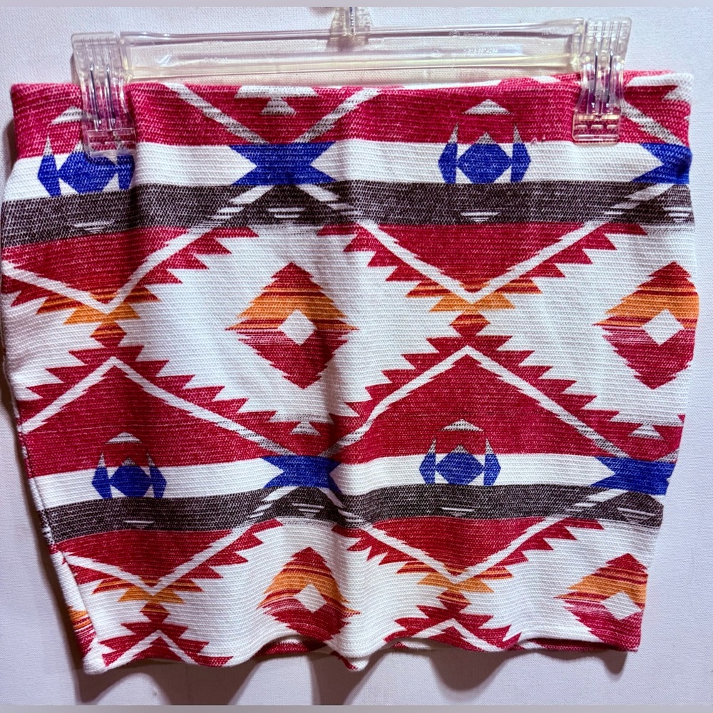 Zara Red and White Mini Pencil Skirt for Casual Wear